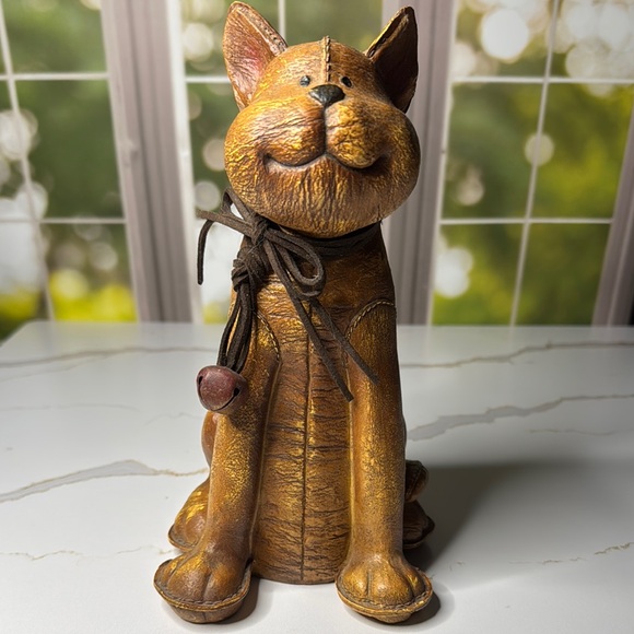 Charming Brown Cat Figurine - Picture 1 of 14